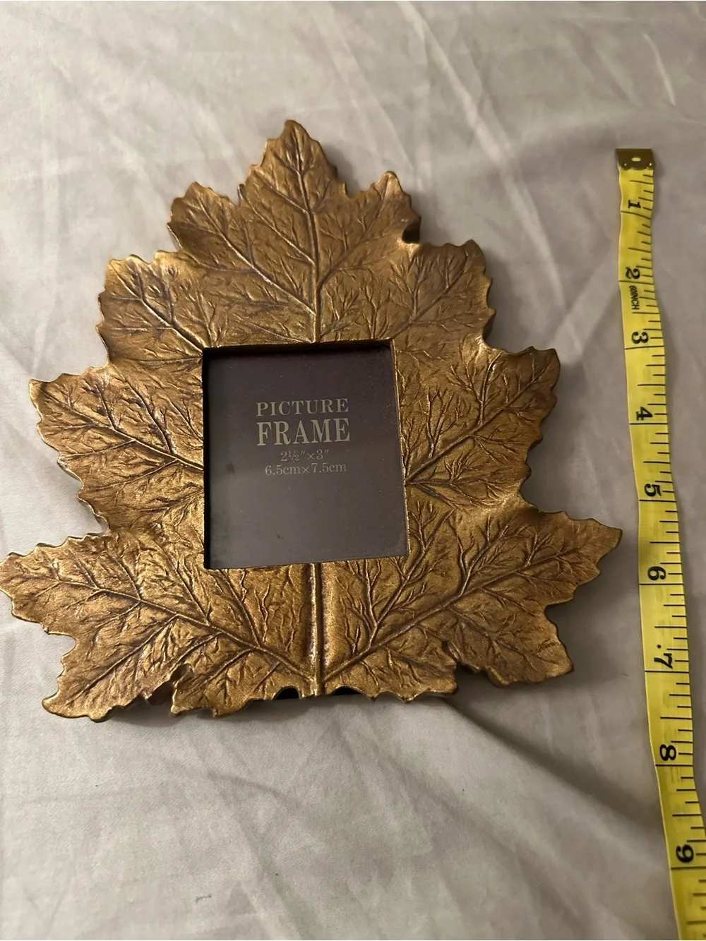 Source Unknown Gold Leaf-Shaped Picture Frame